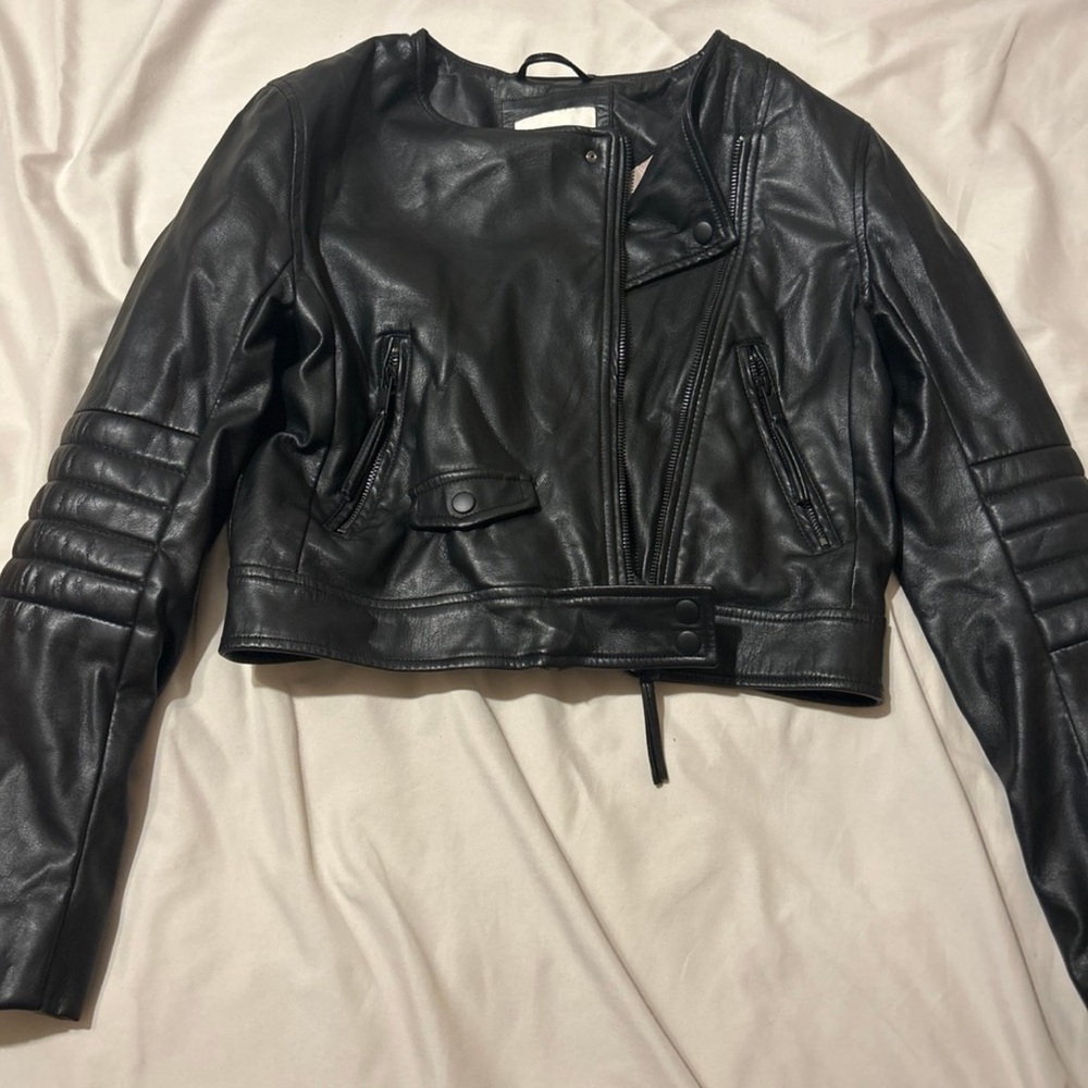 H&M Black Leather Cropped Jacket with Fitted Silhouette